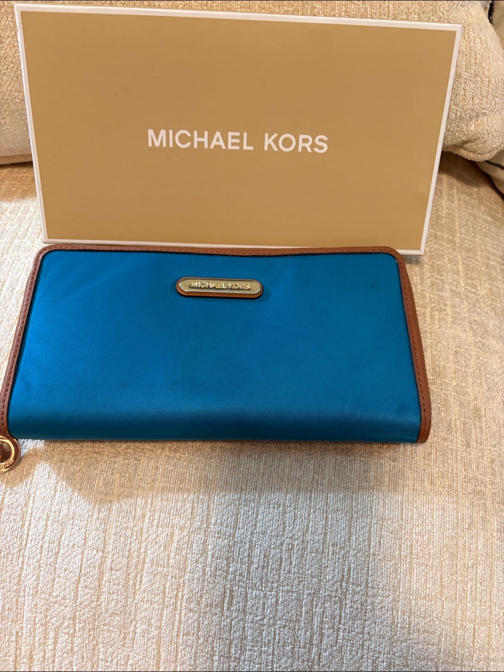 Michael Kors Accessory Box - Gold with White Trim